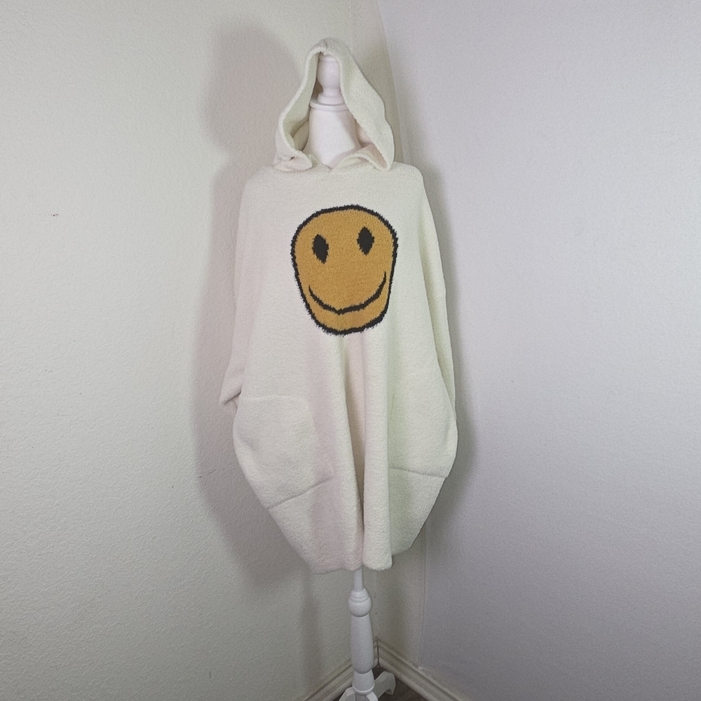 Comfyluxe Oversized Hooded Sherpa Pullover  Cream Smiley Face Cozy Fleece Hoodie
